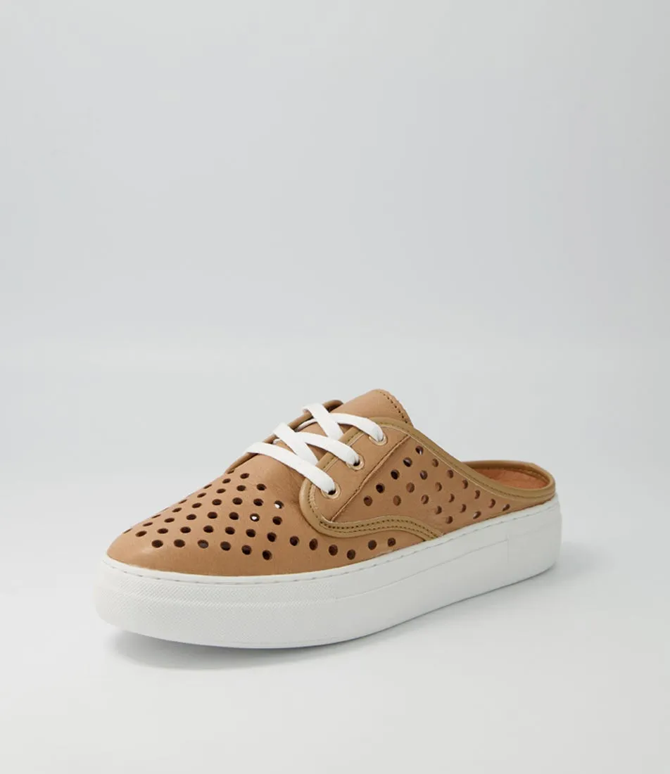 ALFIE & EVIE Motto Camel Leather Sneakers