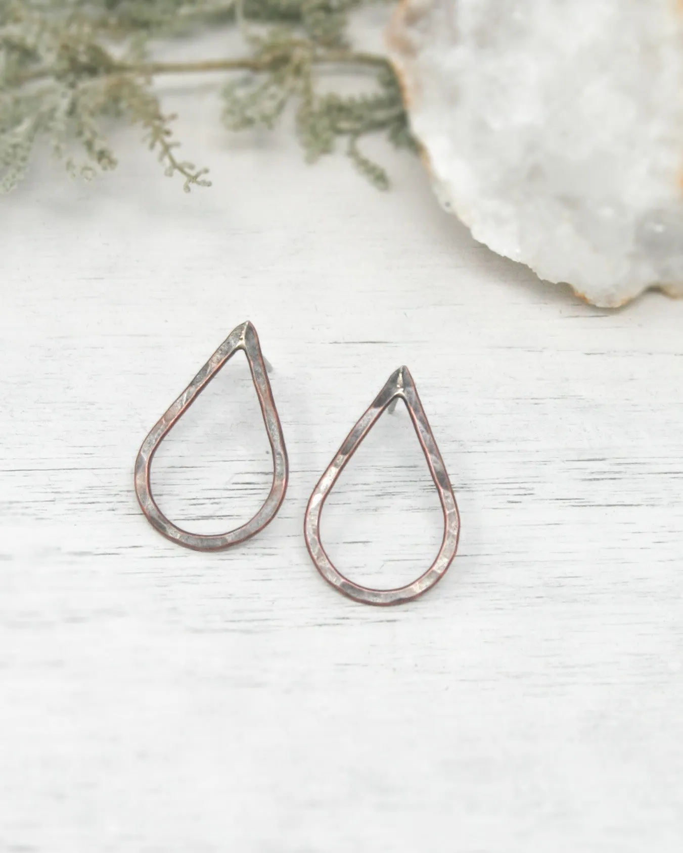 Basic teardrop stud earrings- Small [ready to ship]