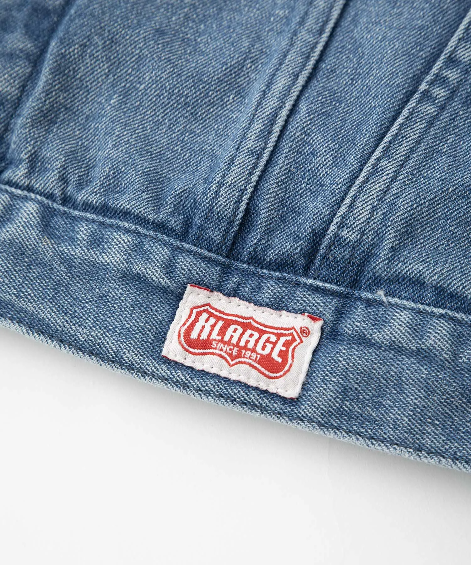 DENIM TRUCKER JACKET