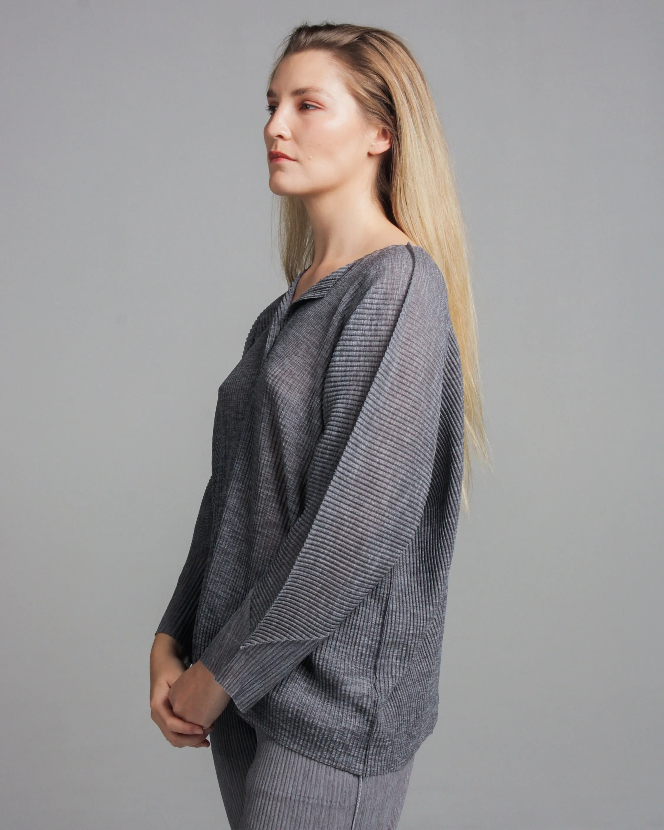 Grey Pleated Fine Knit Cardigan