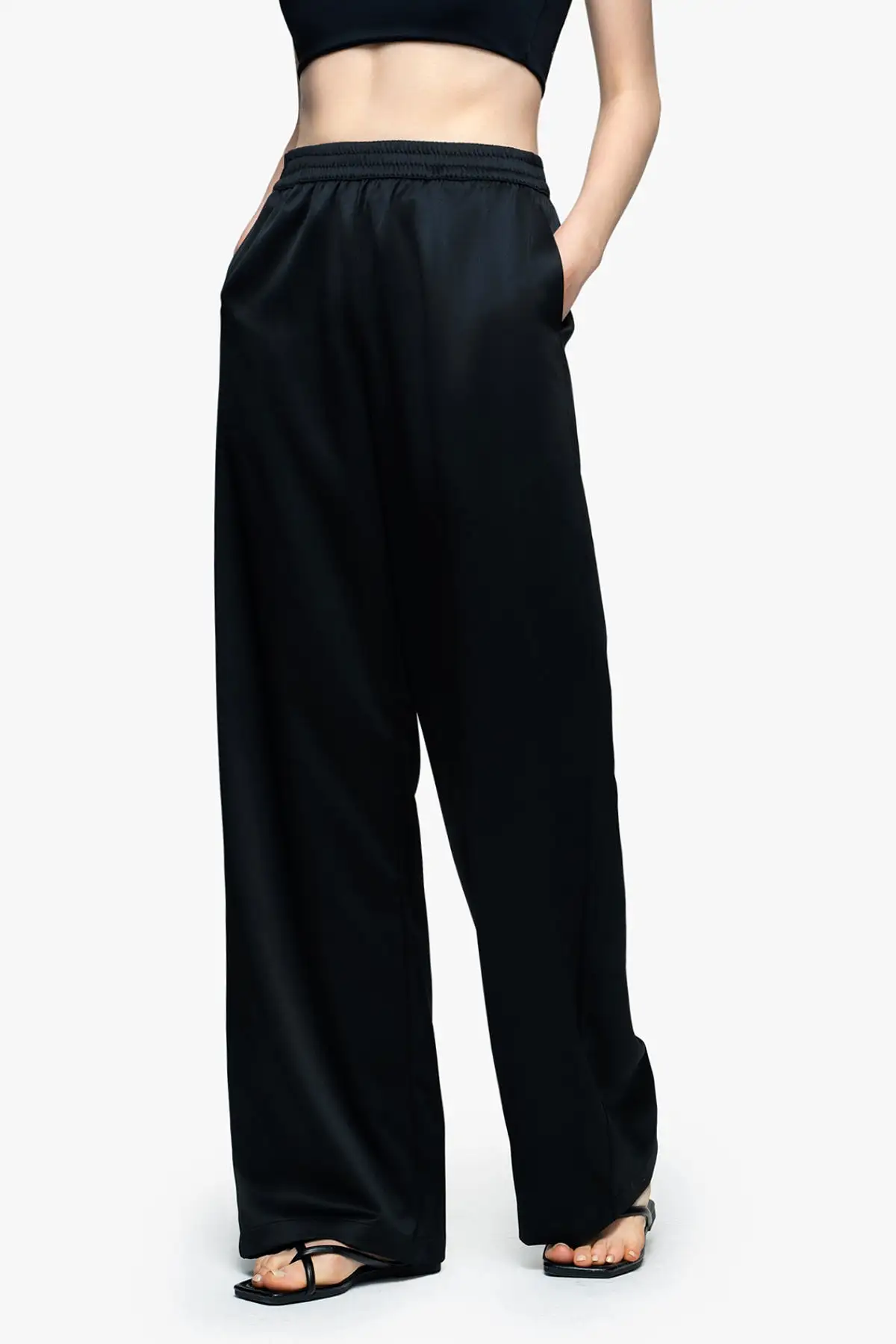 Relaxed Wide-Leg Pants