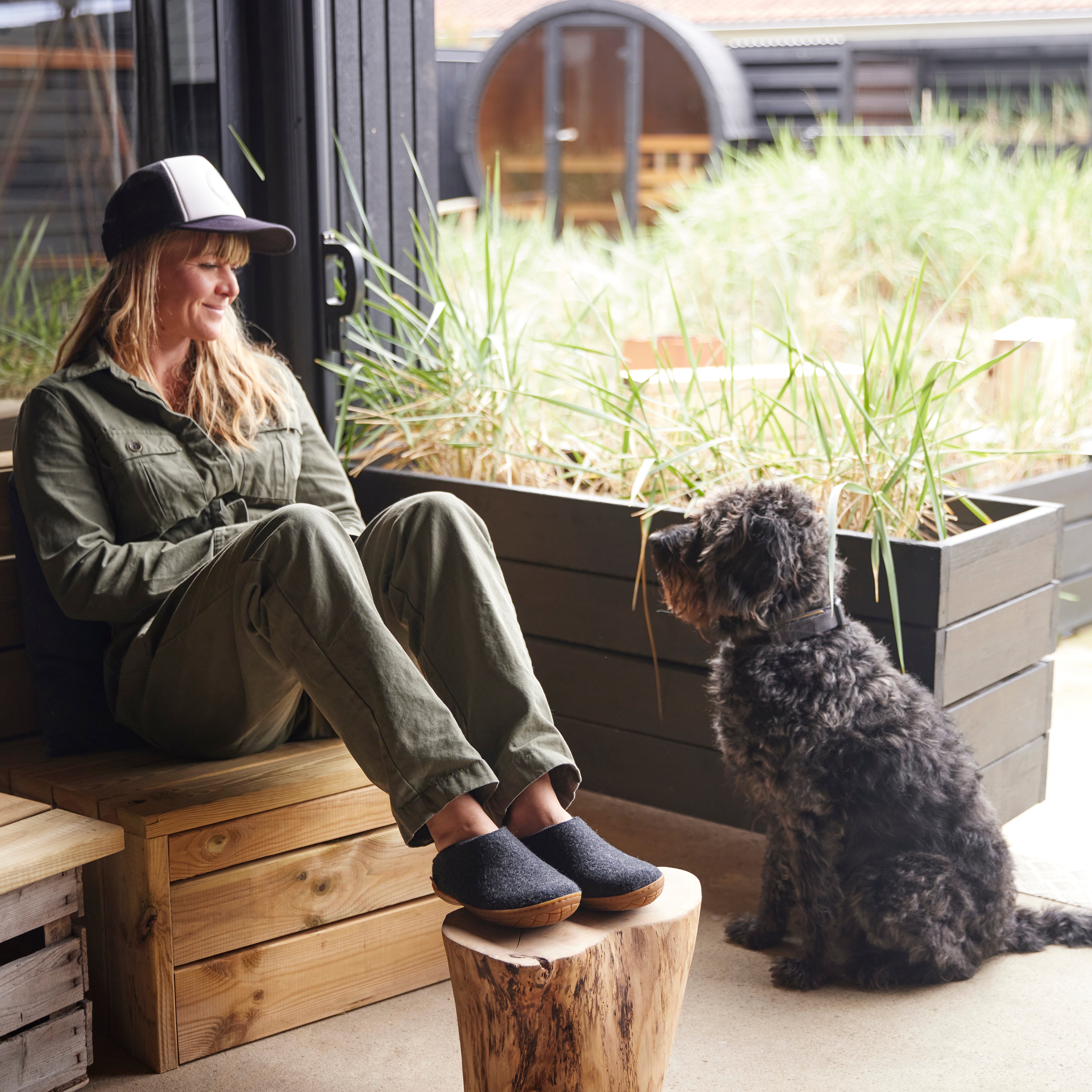 Slip-on with natural rubber sole - honey - Charcoal