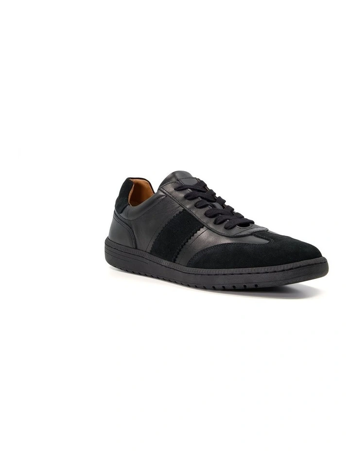 Tumble Sneaker in Black