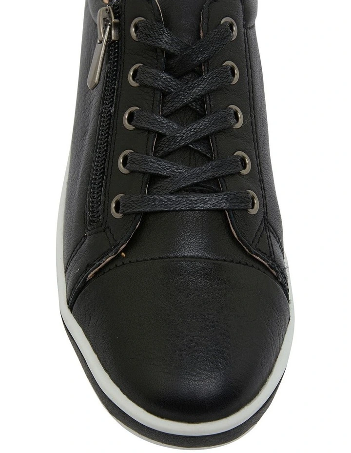 Whisper Sneakers in Black Leather